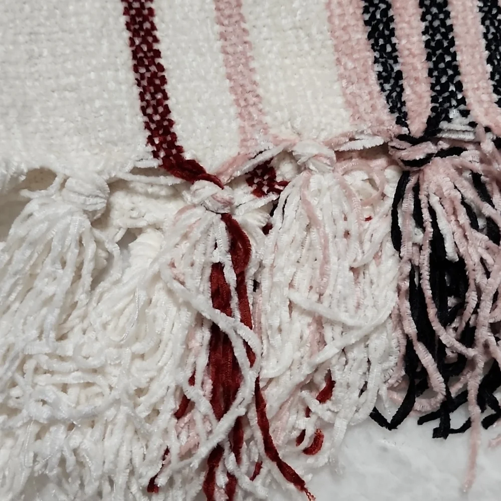 Ladies scarf - Picture 3 of 4